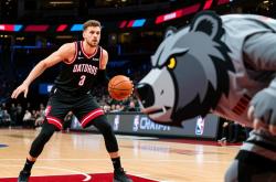 猛龙客场击败灰熊，范弗利特关键时刻发挥稳定